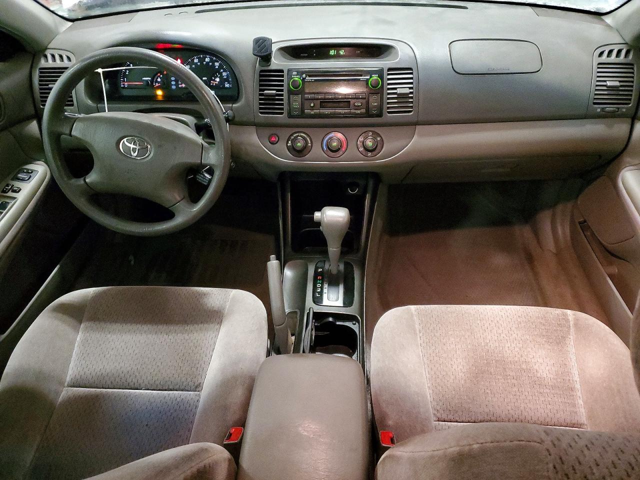 2002 TOYOTA CAMRY LE photo 8