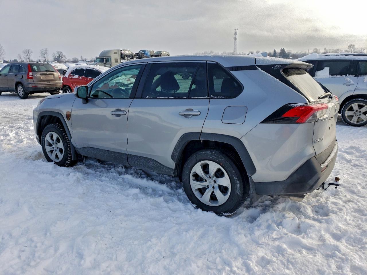 2022 TOYOTA RAV4 LE photo 2