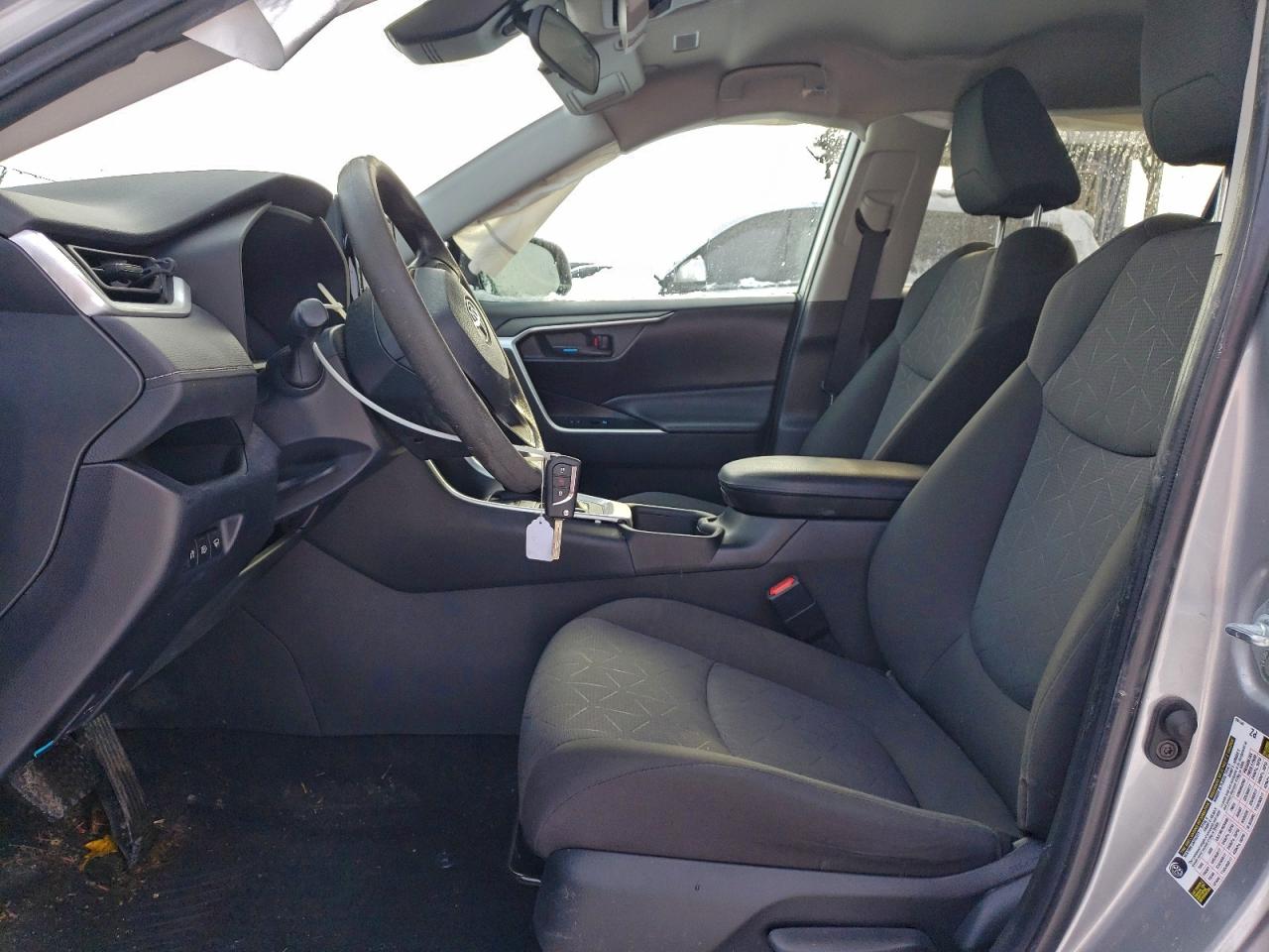 2022 TOYOTA RAV4 LE photo 7