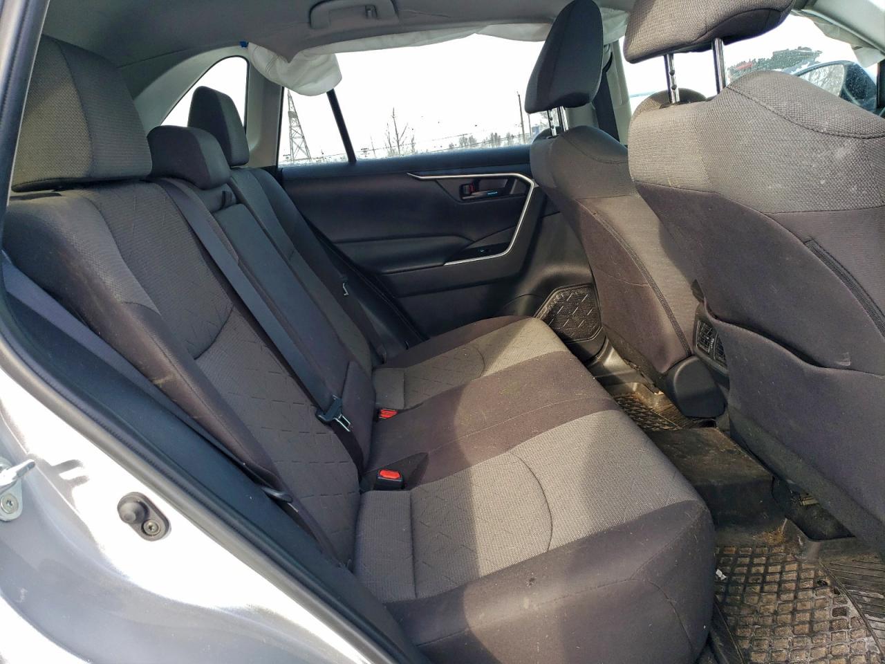2022 TOYOTA RAV4 LE photo 11