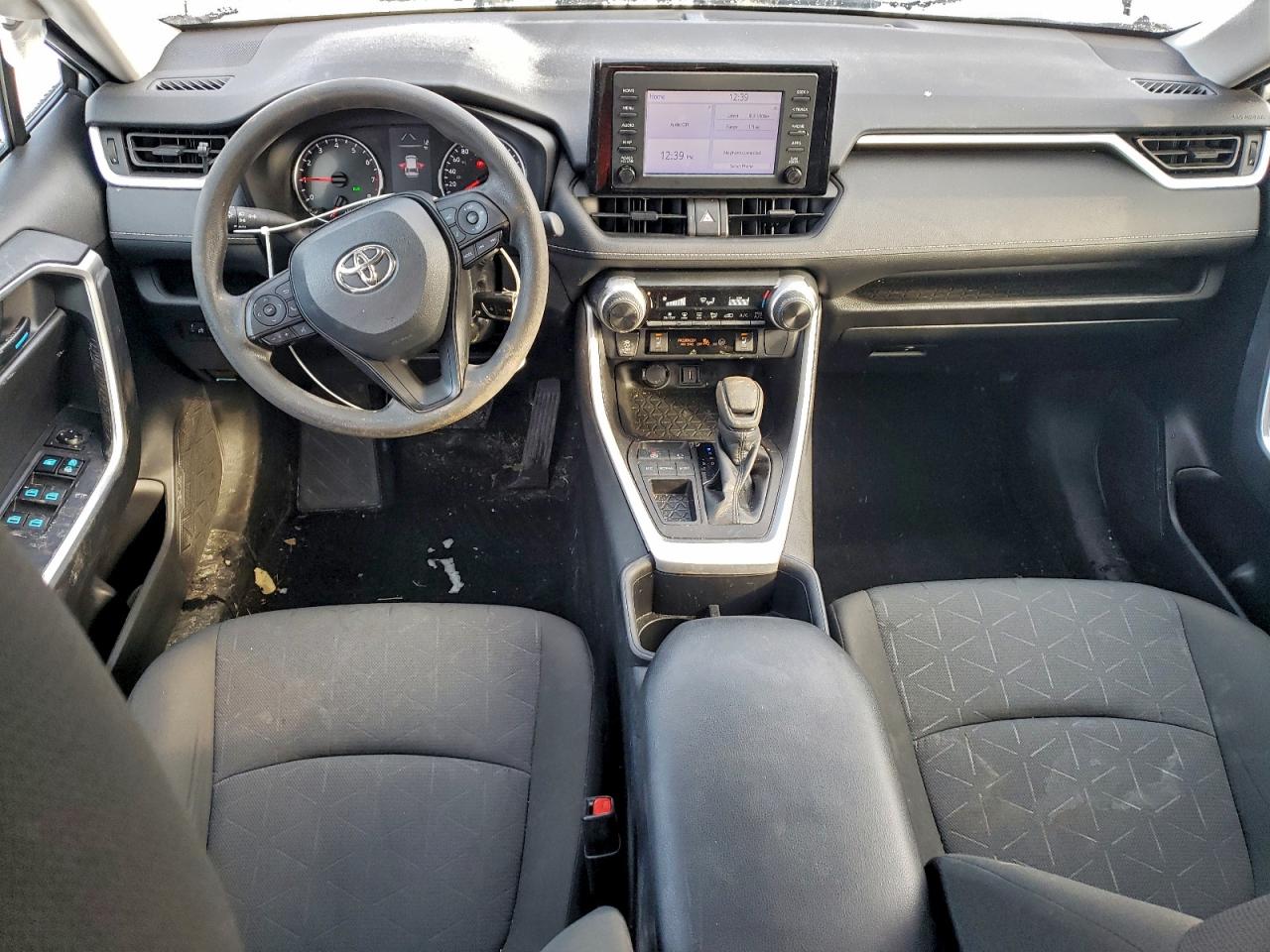 2022 TOYOTA RAV4 LE photo 8