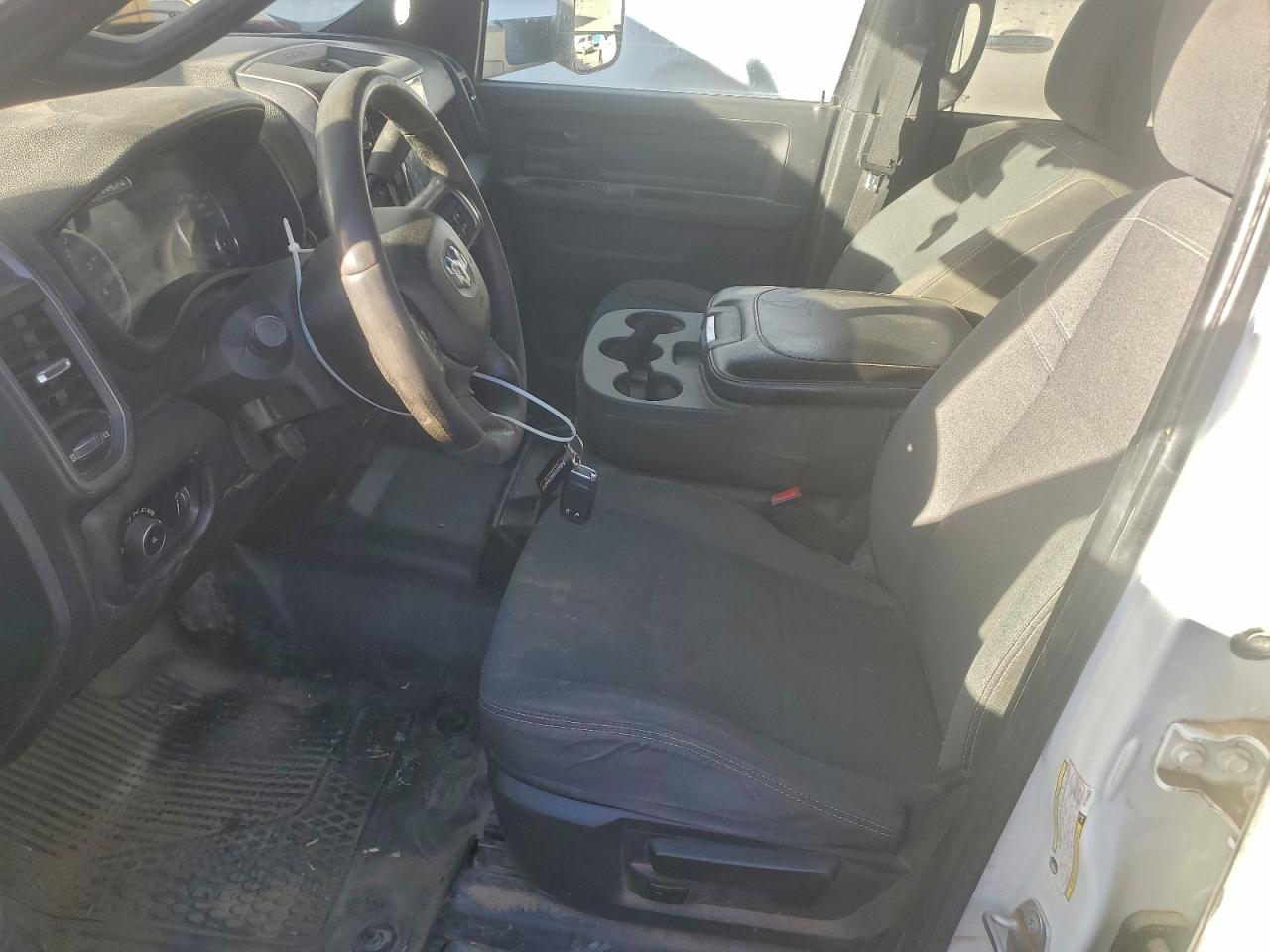 2022 RAM 3500 TRUCK CAB AND CHASSIS photo 7
