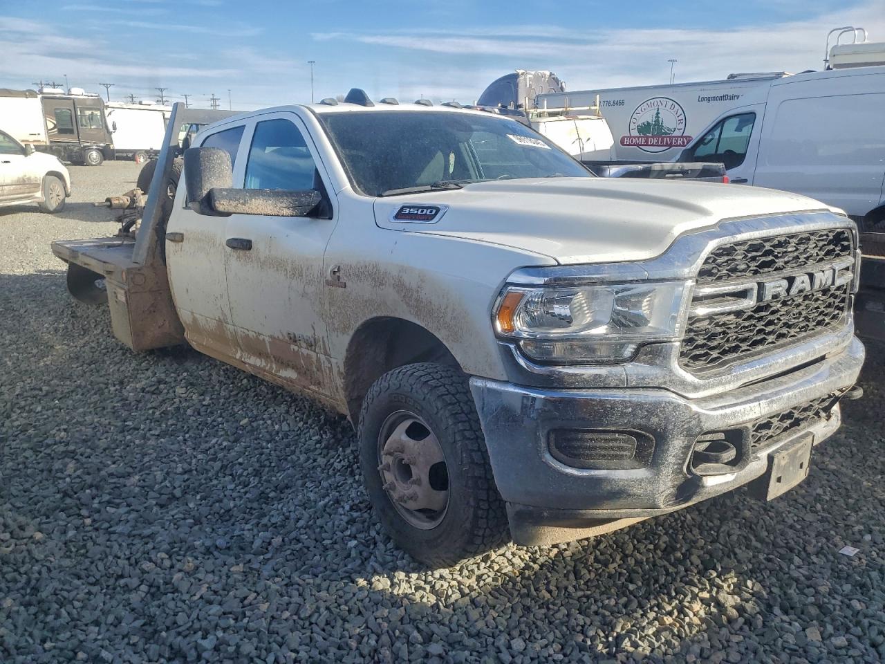 2022 RAM 3500 TRUCK CAB AND CHASSIS photo 4