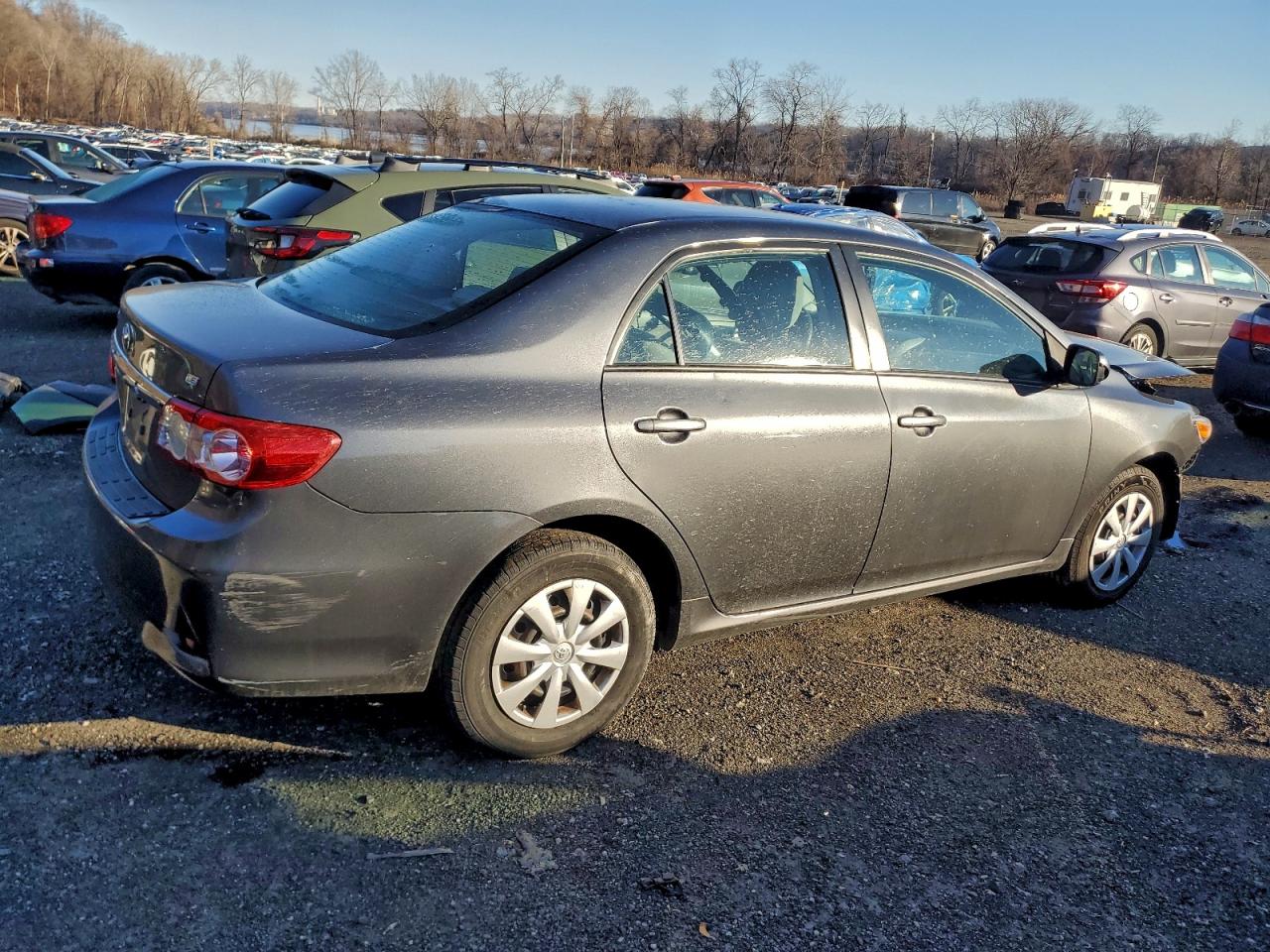 2011 TOYOTA COROLLA BASE photo 3