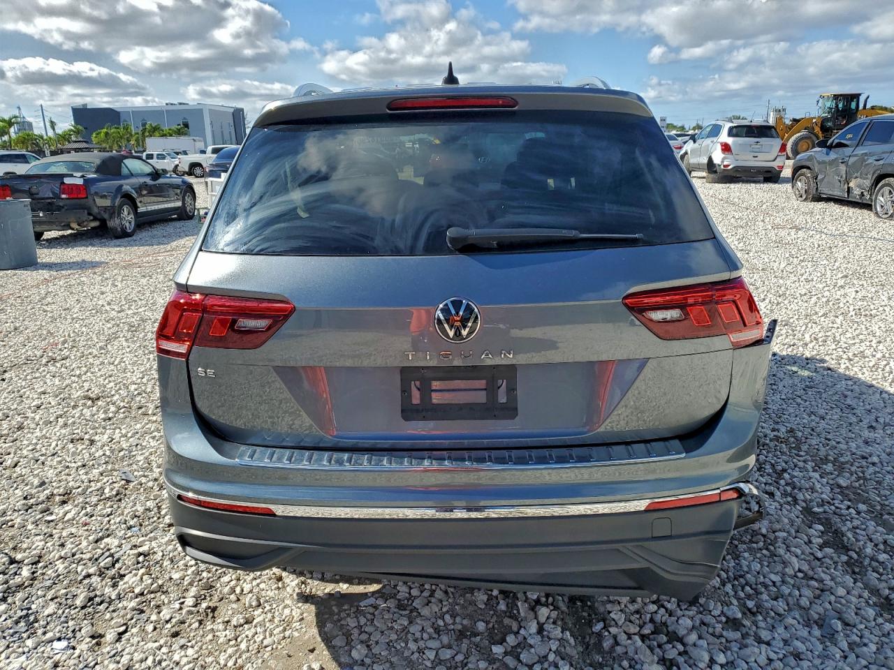 2024 VOLKSWAGEN TIGUAN SE photo 6