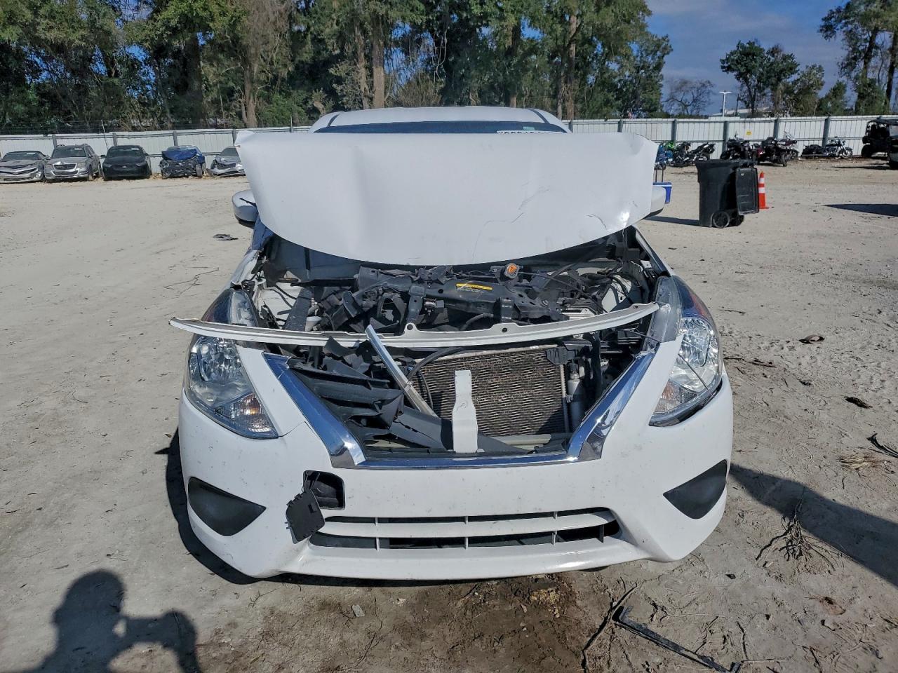 2019 NISSAN VERSA S photo 5