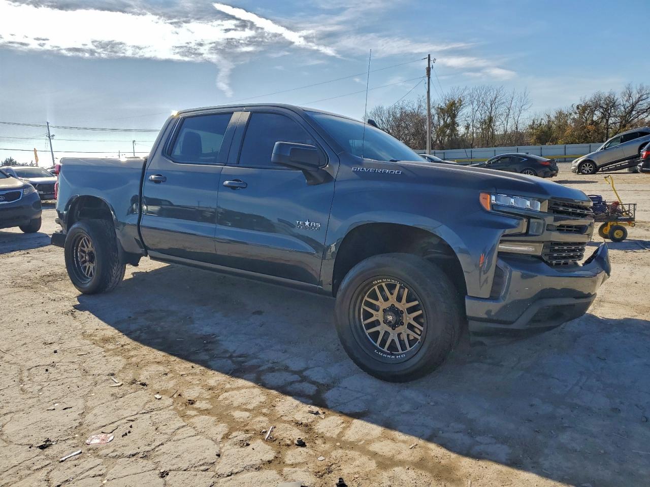 2019 CHEVROLET SILVERADO C1500 LT photo 4