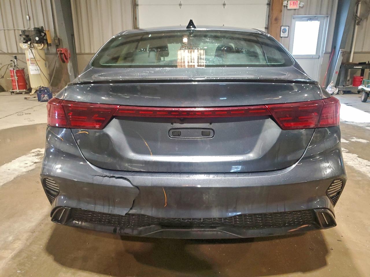 2023 KIA FORTE GT LINE photo 6