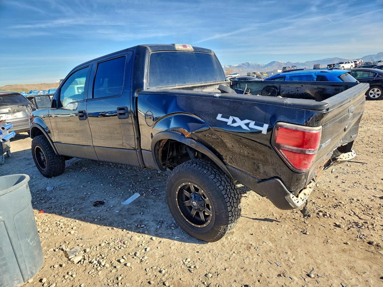 2012 FORD F-150 XLT photo 2