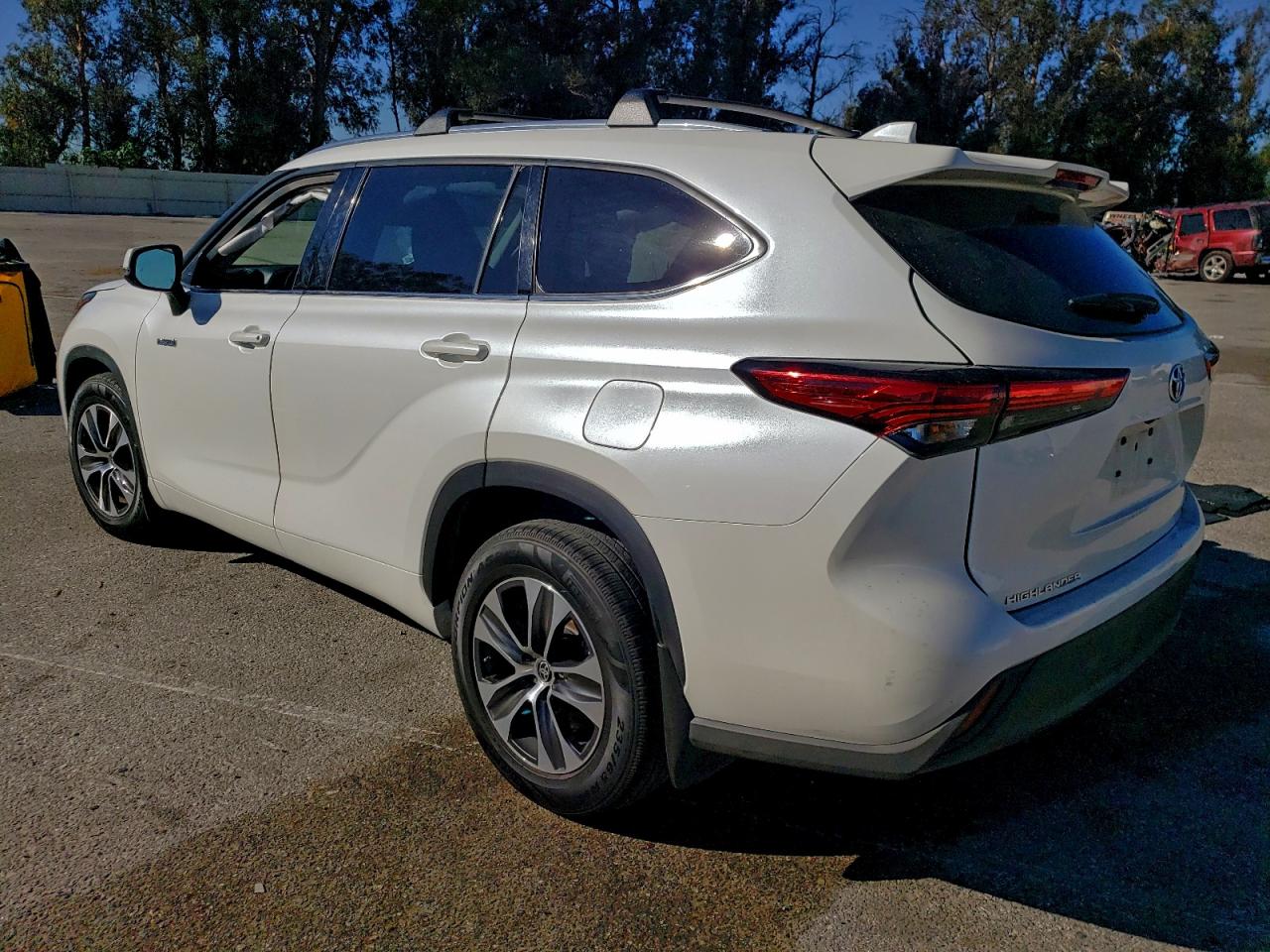 2021 TOYOTA HIGHLANDER HYBRID XLE photo 2