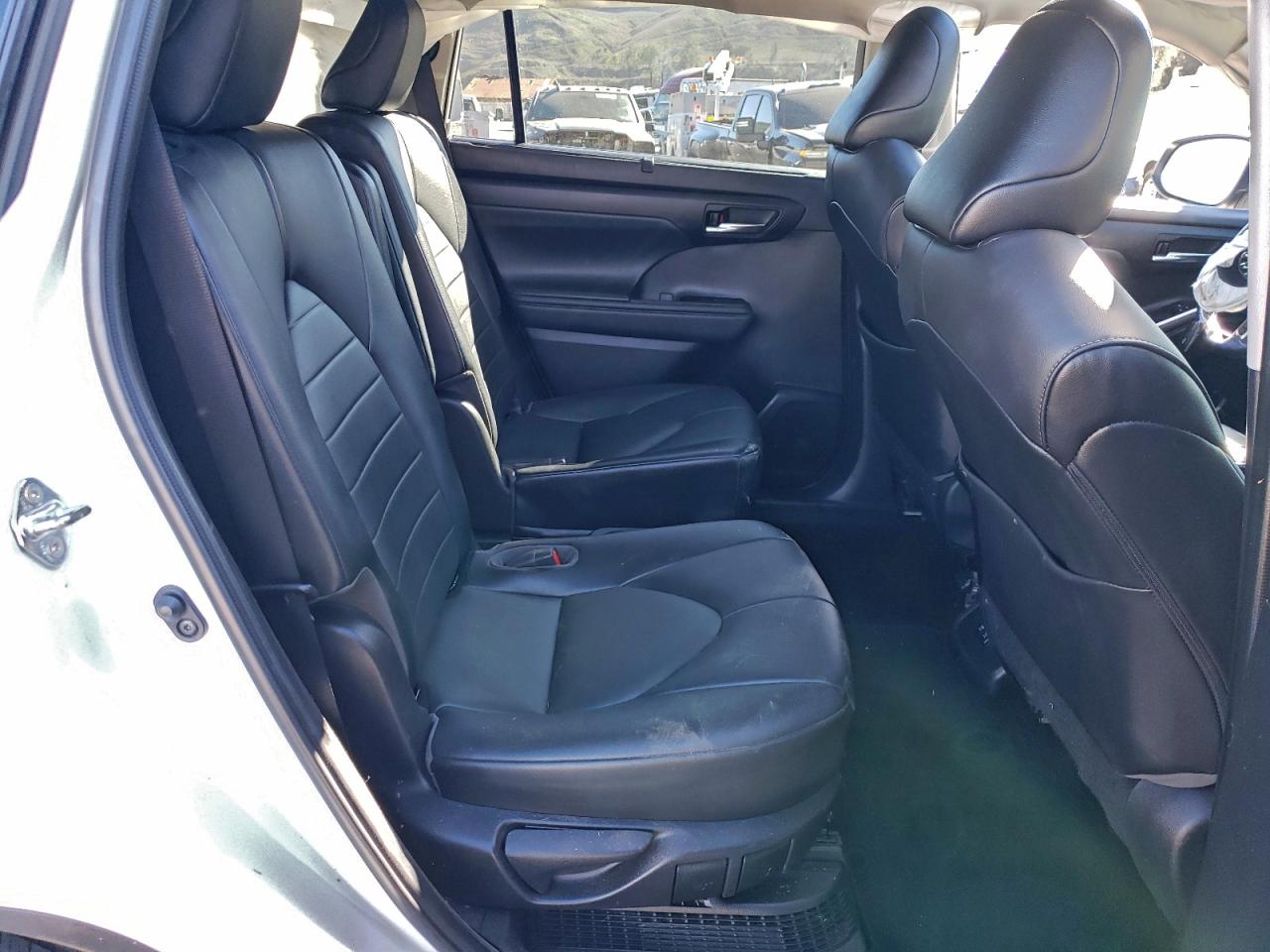 2021 TOYOTA HIGHLANDER HYBRID XLE photo 11