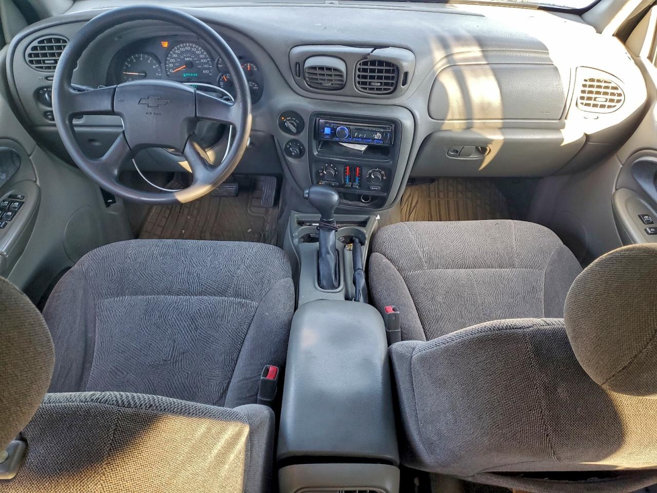 2004 CHEVROLET TRAILBLAZER LS photo 8
