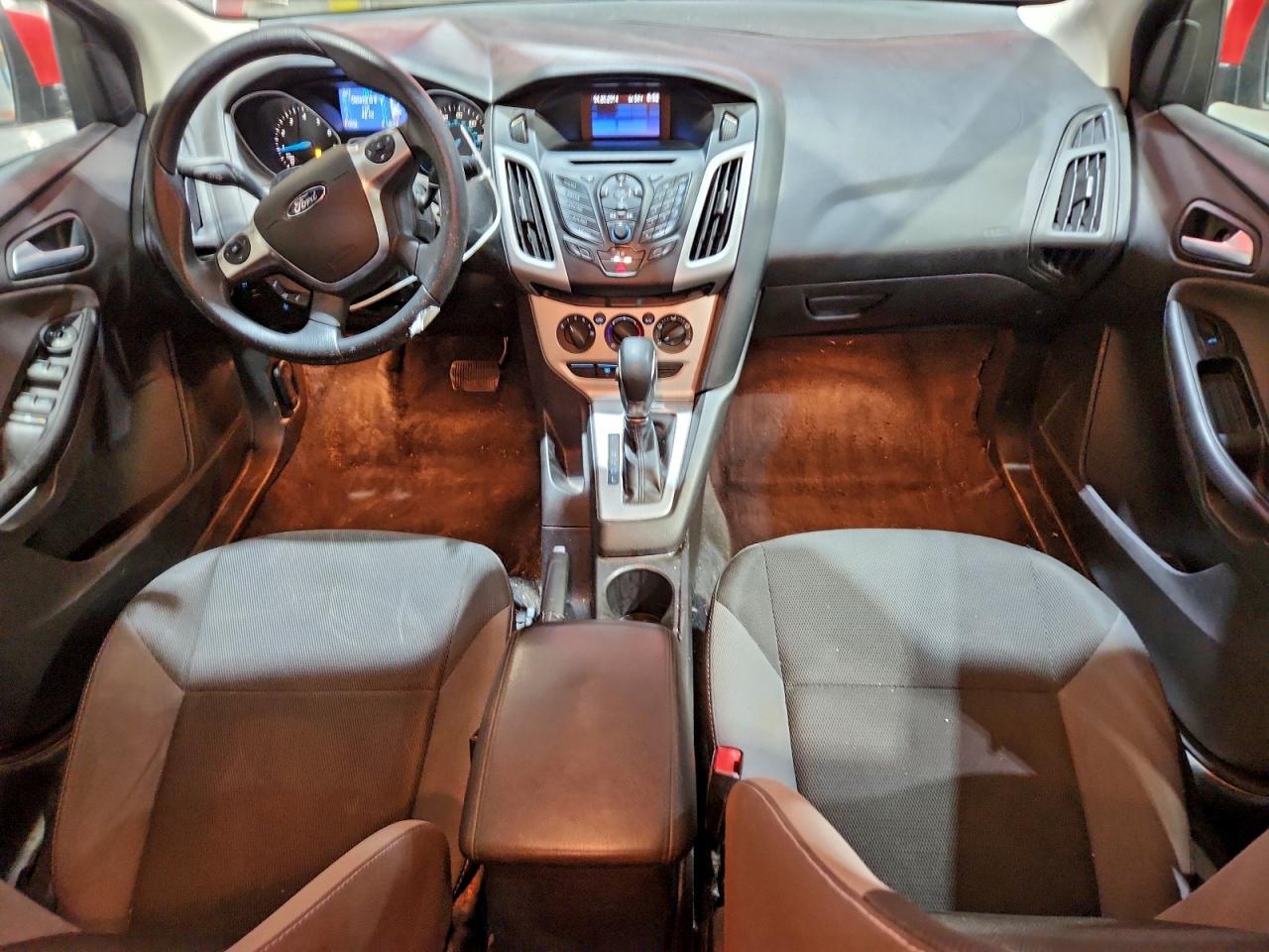 2014 FORD FOCUS SE photo 8