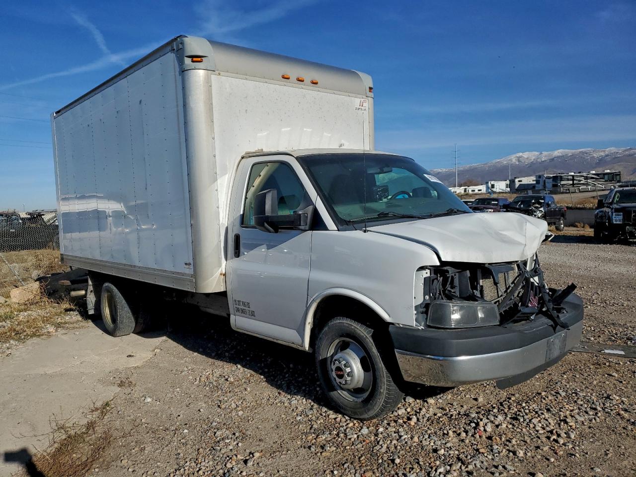 2015 GMC SAVANA CUTAWAY G3500 photo 4