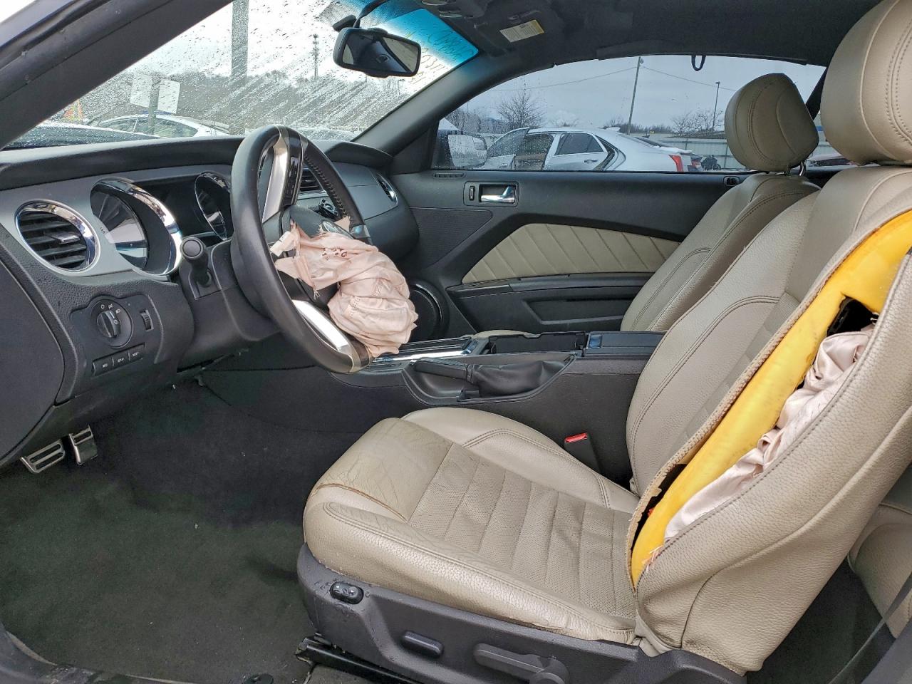 2012 FORD MUSTANG photo 7