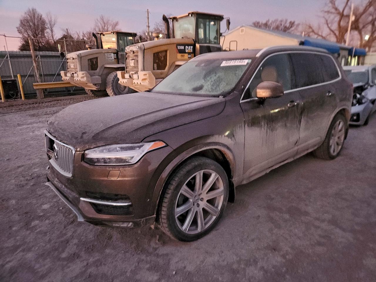 2017 VOLVO XC90