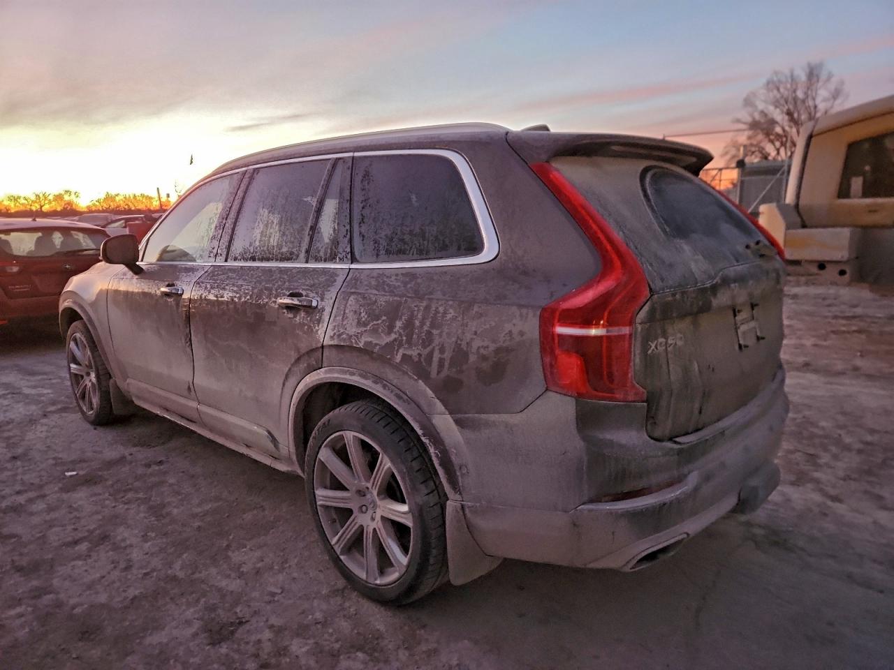 2017 VOLVO XC90 T6 photo 2