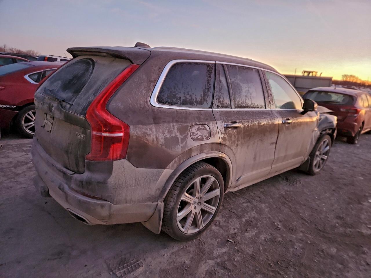 2017 VOLVO XC90 T6 photo 3
