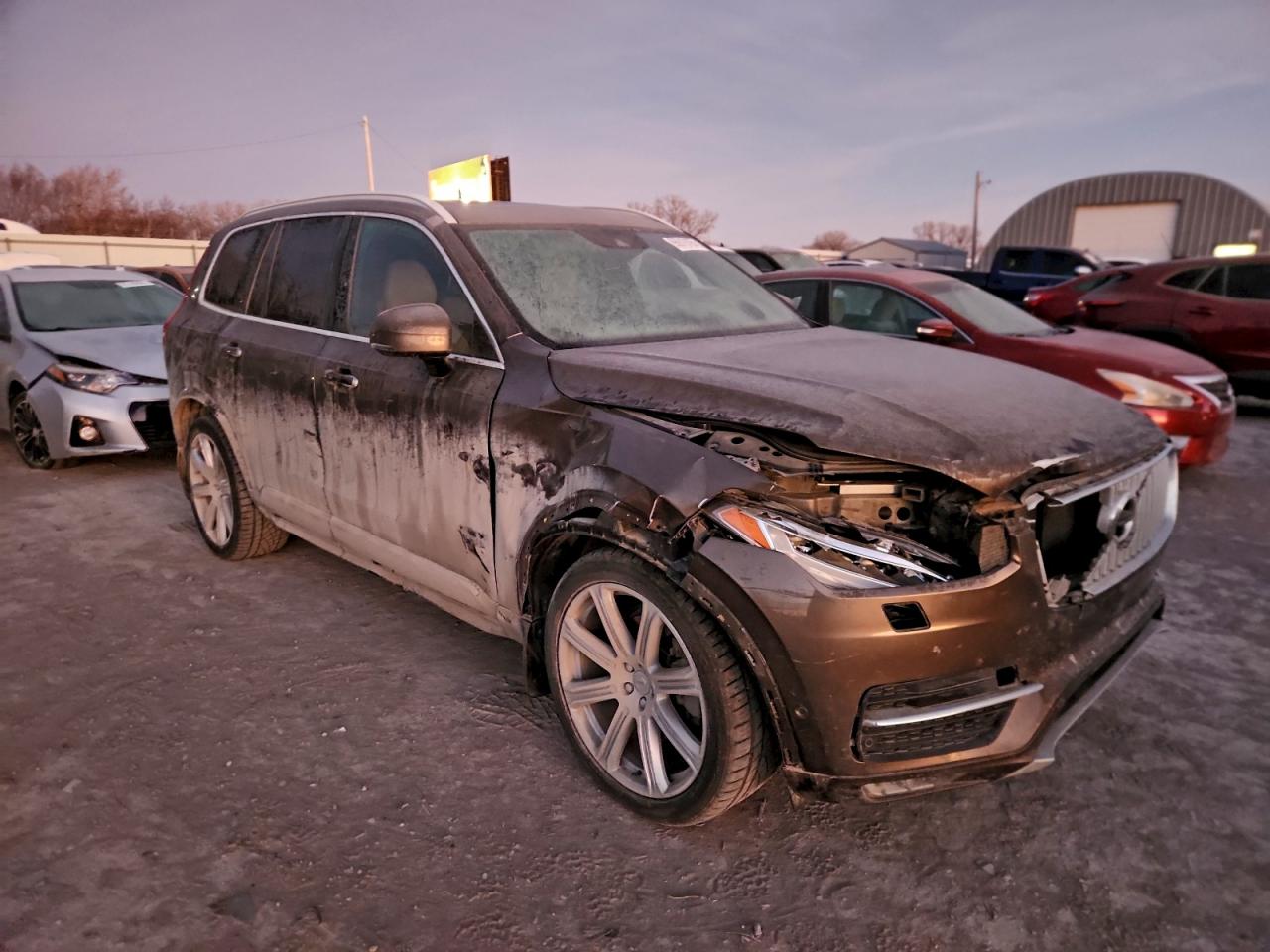 2017 VOLVO XC90 T6 photo 4