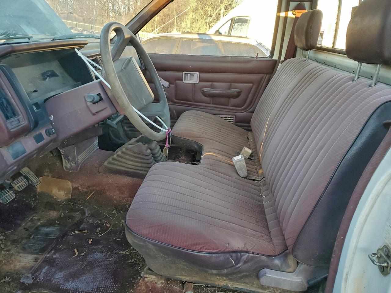1990 NISSAN D21 SHORT BED photo 7