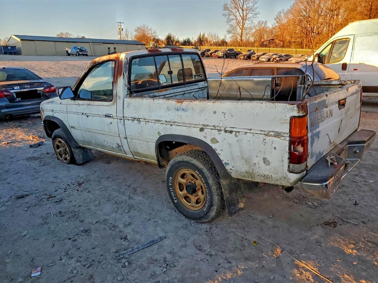 1990 NISSAN D21 SHORT BED photo 2