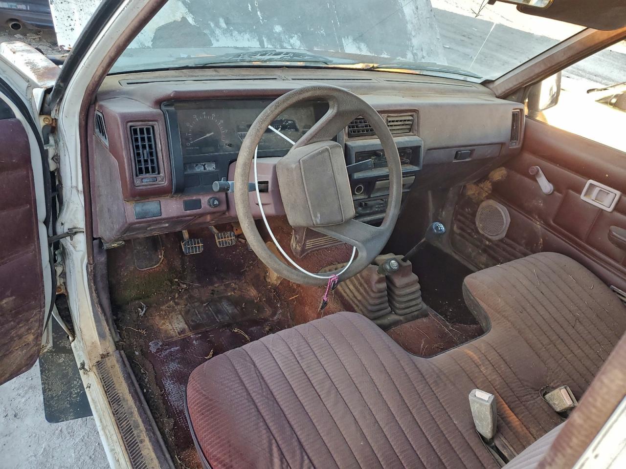 1990 NISSAN D21 SHORT BED photo 8