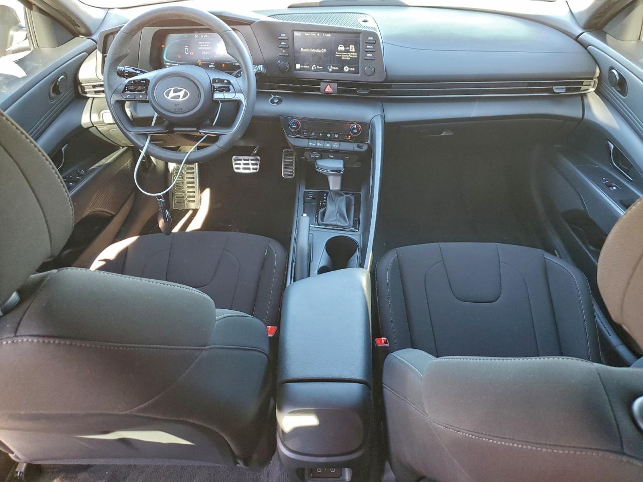2025 HYUNDAI ELANTRA SEL SPORT photo 8