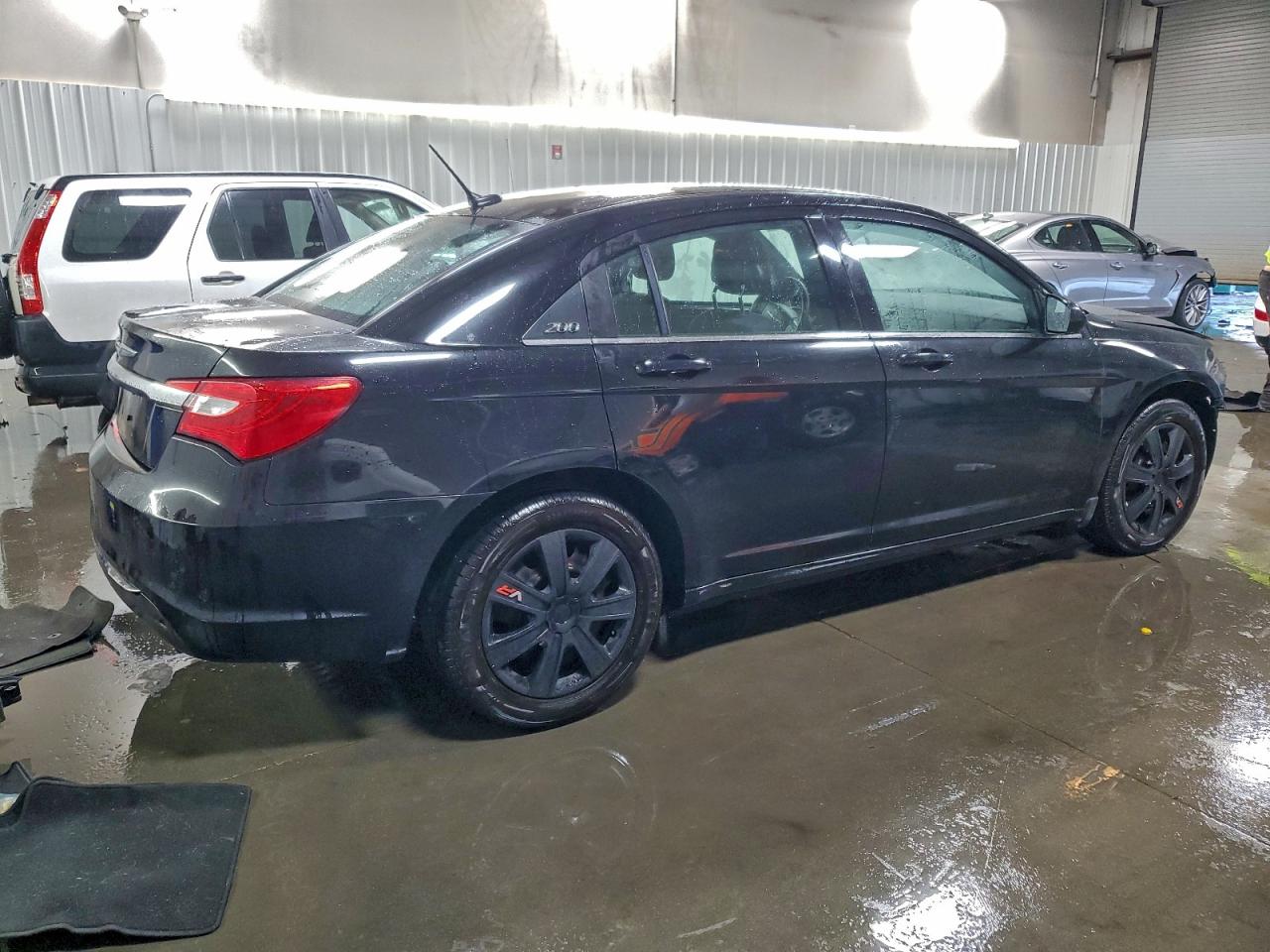 2013 CHRYSLER 200 LX photo 3