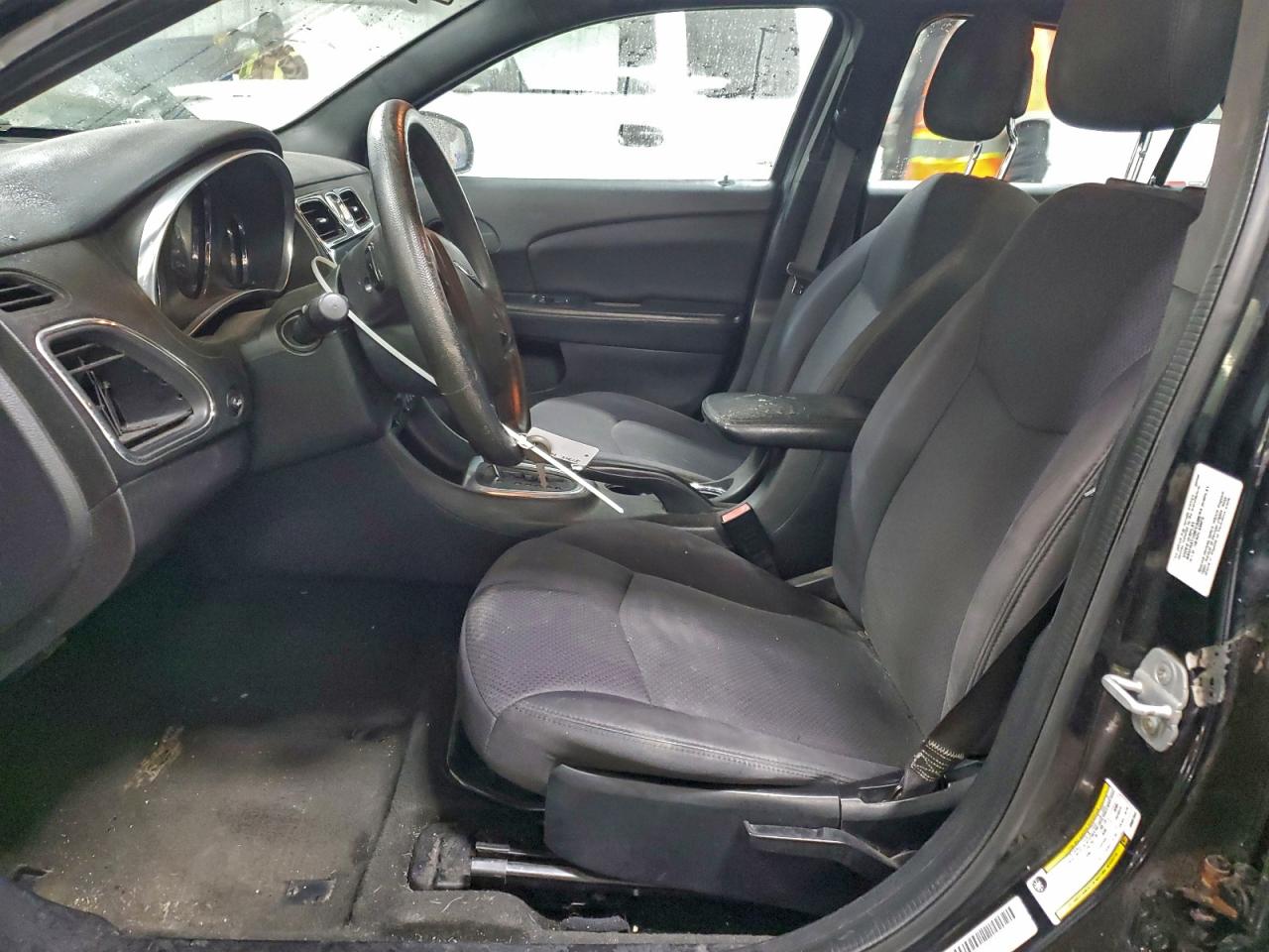 2013 CHRYSLER 200 LX photo 7