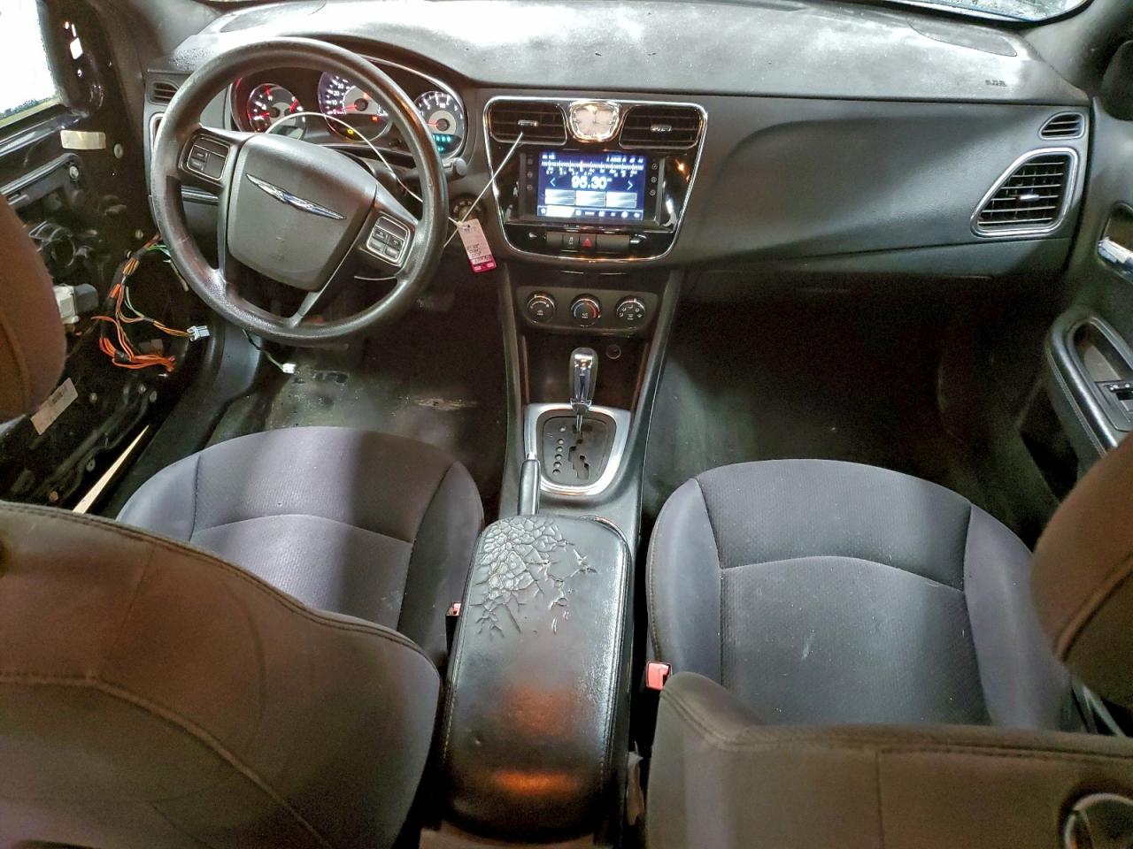 2013 CHRYSLER 200 LX photo 8
