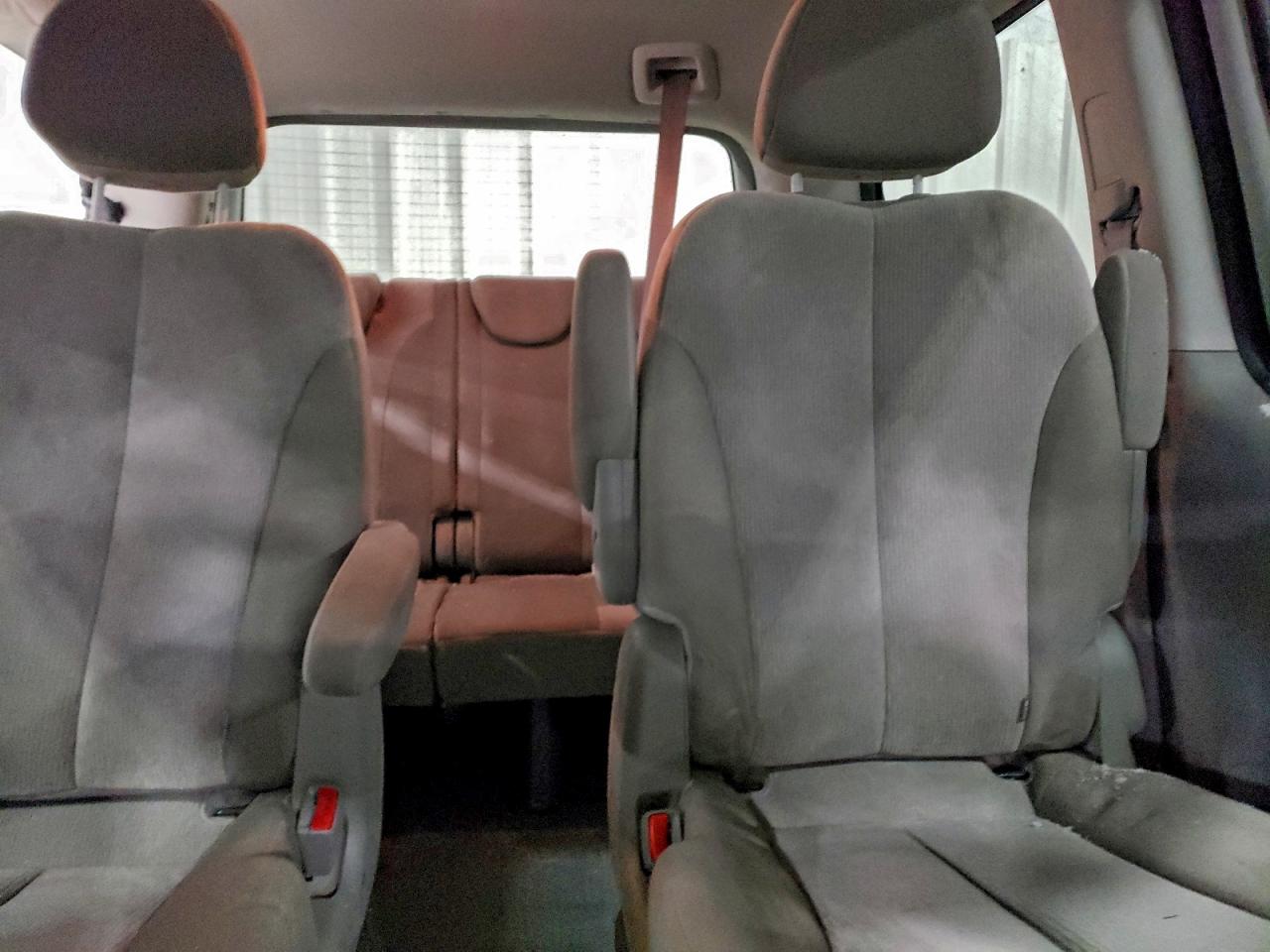 2012 KIA SEDONA LX photo 10