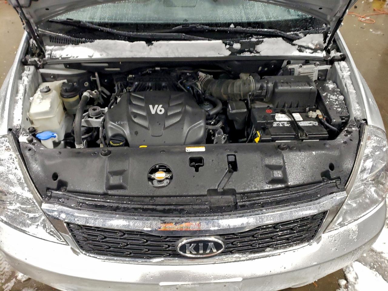 2012 KIA SEDONA LX photo 12