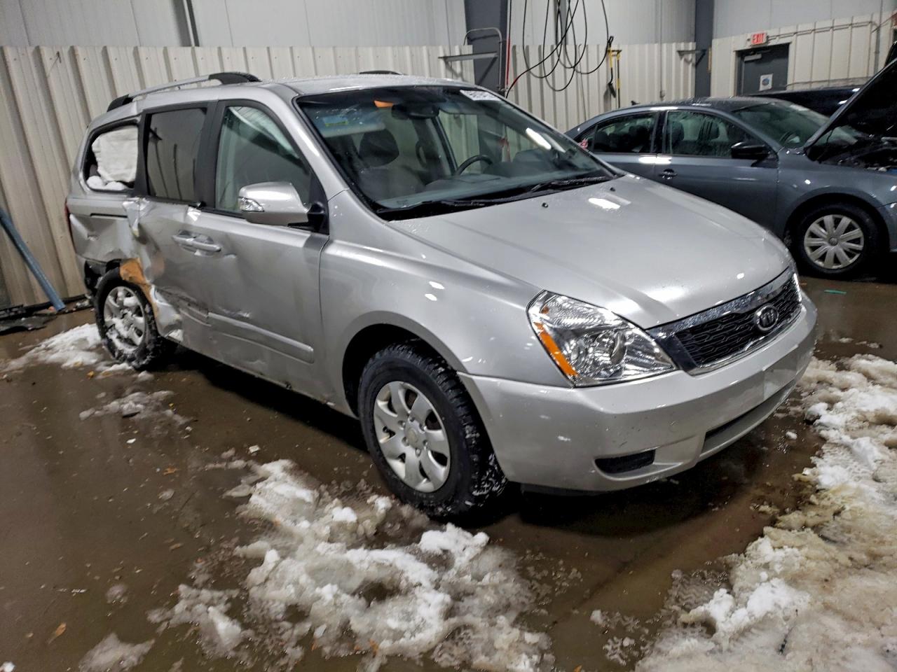 2012 KIA SEDONA LX photo 4