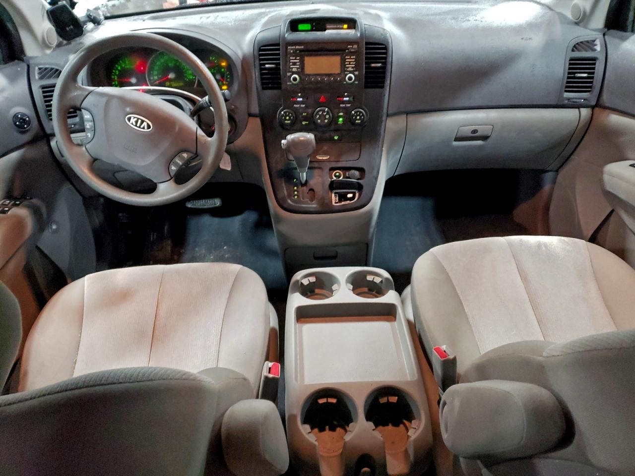 2012 KIA SEDONA LX photo 8