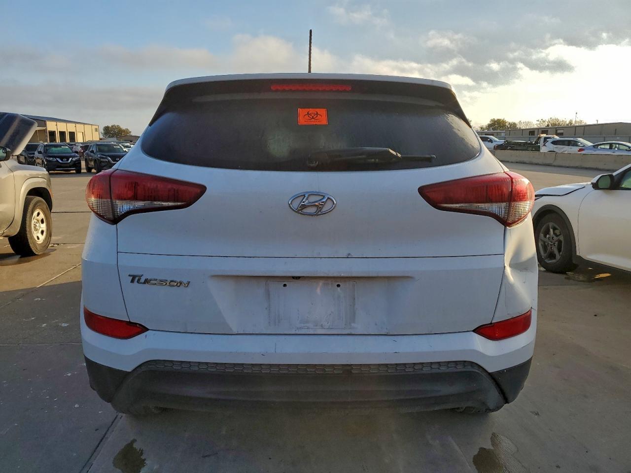 2017 HYUNDAI TUCSON SE photo 6