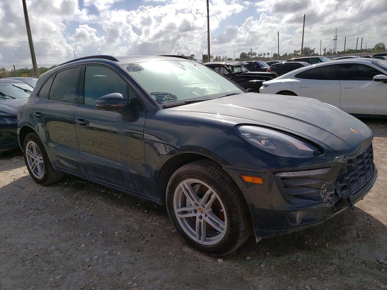 2017 PORSCHE MACAN S photo 4