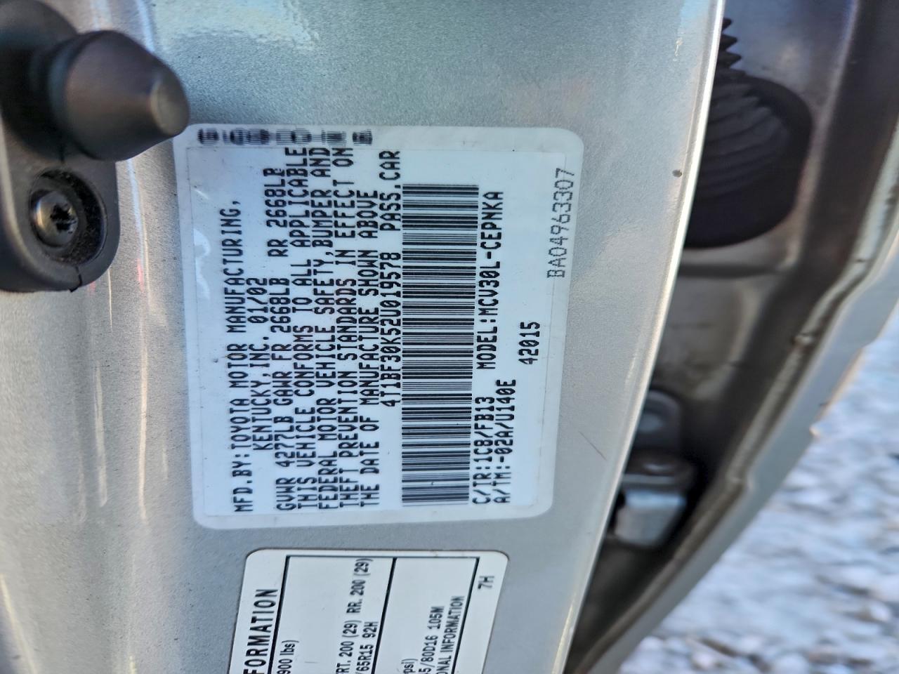2002 TOYOTA CAMRY LE photo 12