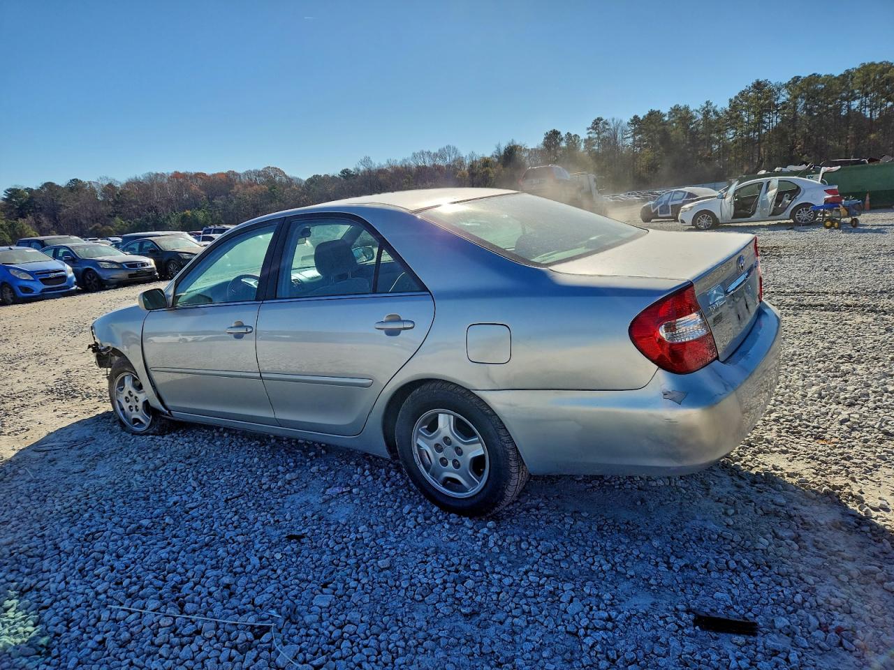 2002 TOYOTA CAMRY LE photo 2
