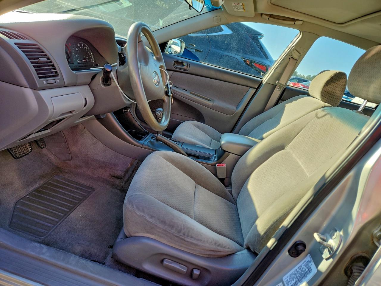 2002 TOYOTA CAMRY LE photo 7