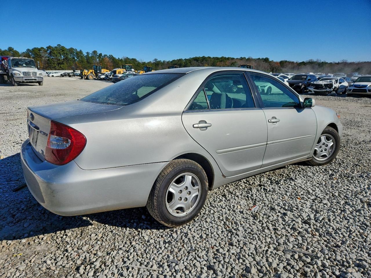 2002 TOYOTA CAMRY LE photo 3
