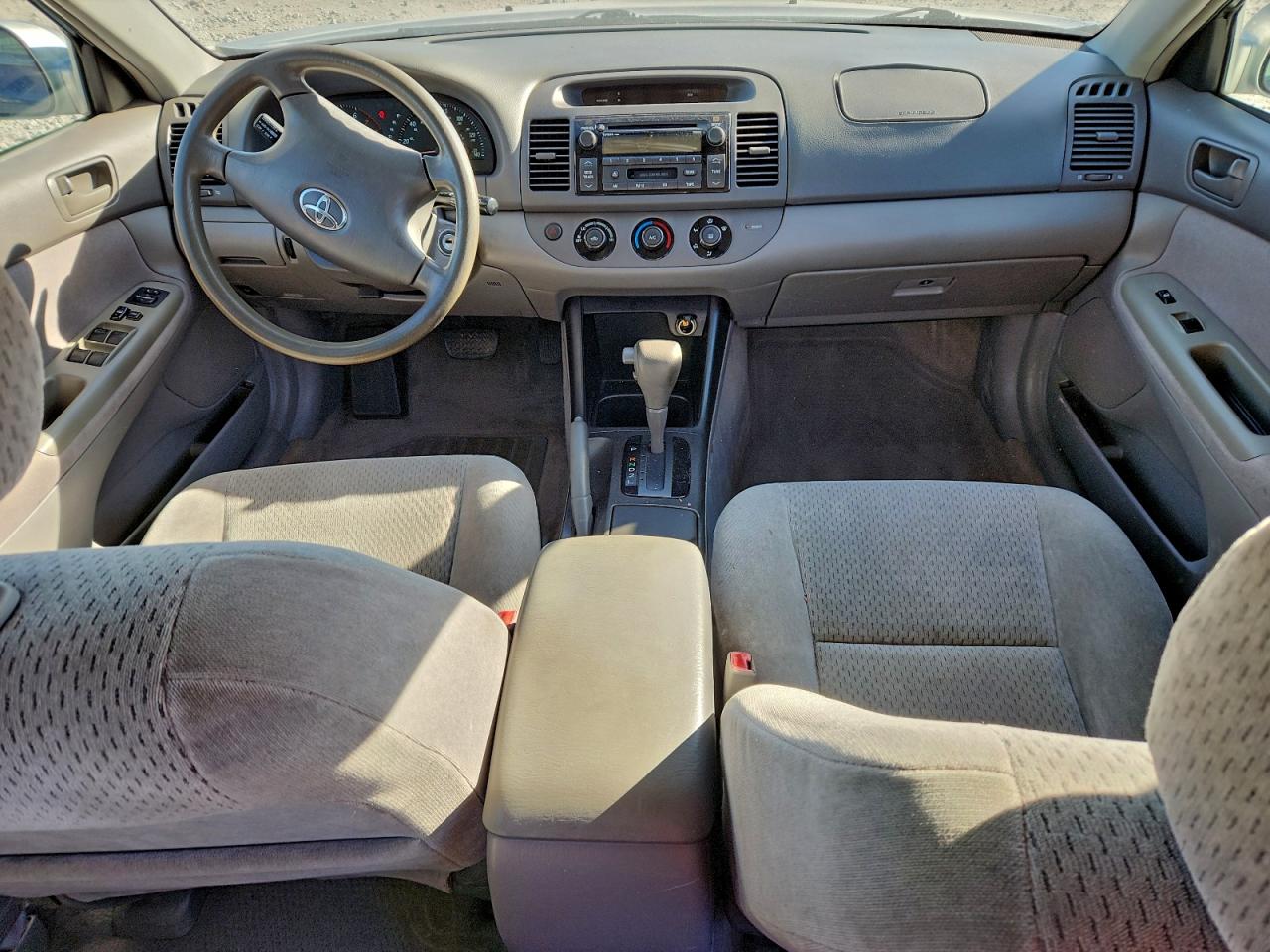 2002 TOYOTA CAMRY LE photo 8