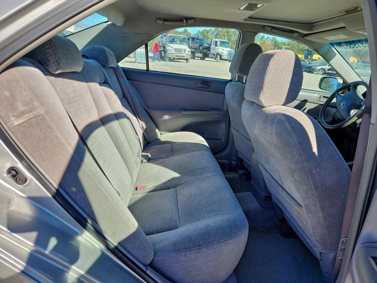 2002 TOYOTA CAMRY LE photo 10