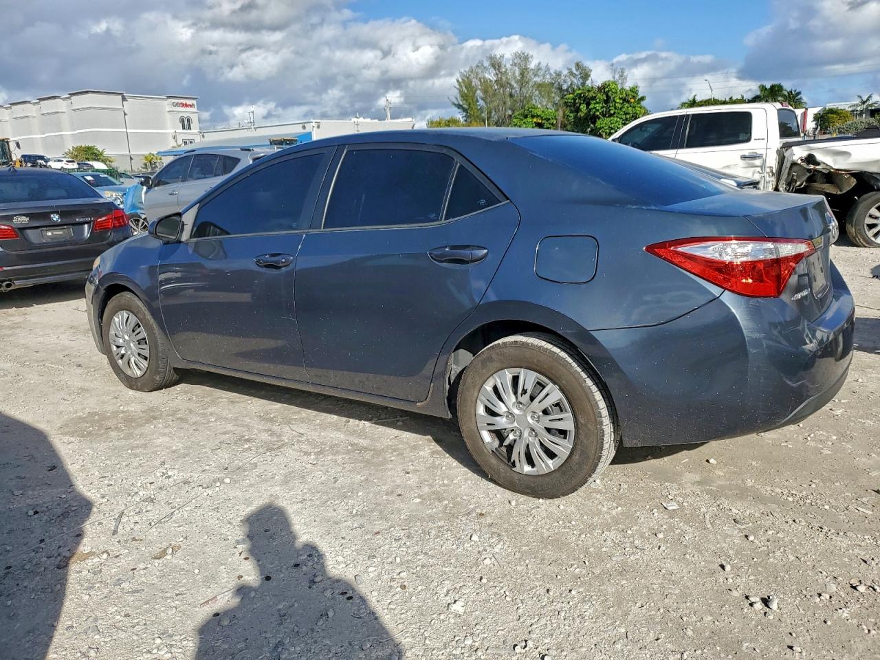 2016 TOYOTA COROLLA L photo 2