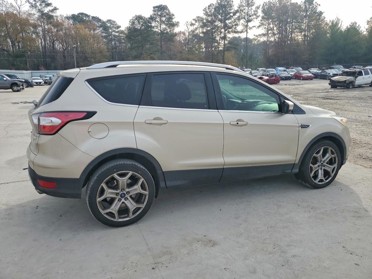 2017 FORD ESCAPE TITANIUM photo 3