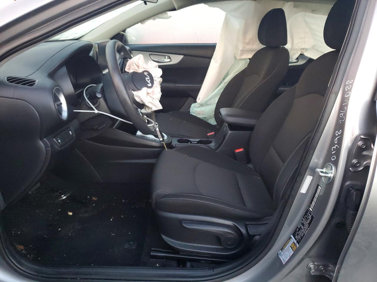 2023 KIA FORTE LX photo 7