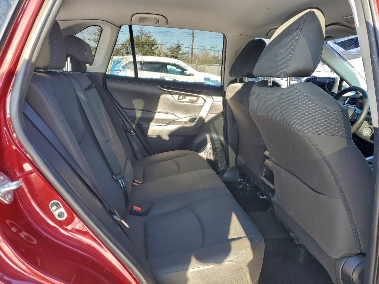 2021 TOYOTA RAV4 LE photo 11