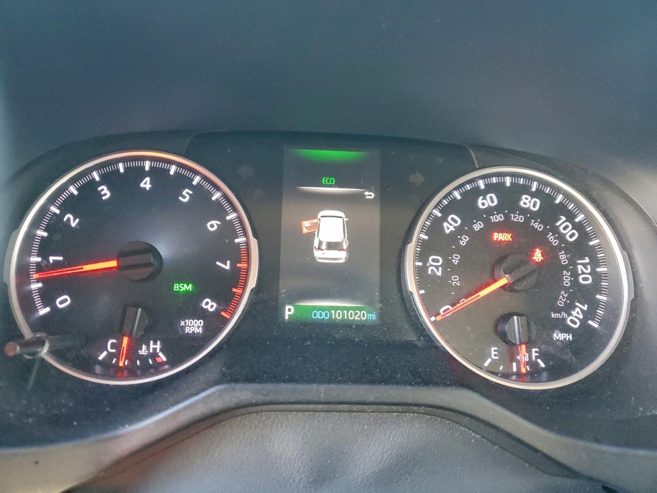 2021 TOYOTA RAV4 LE photo 9