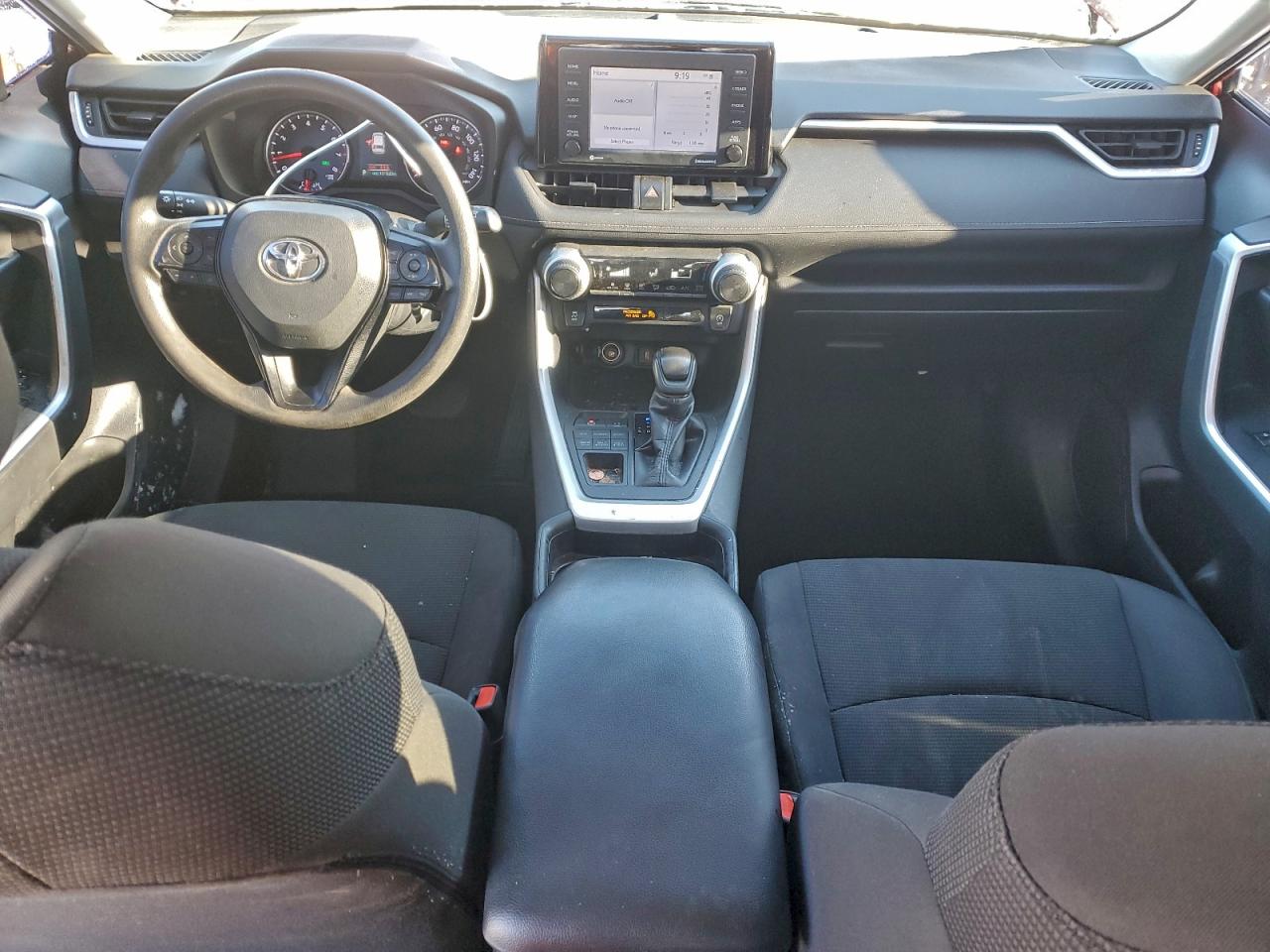 2021 TOYOTA RAV4 LE photo 8