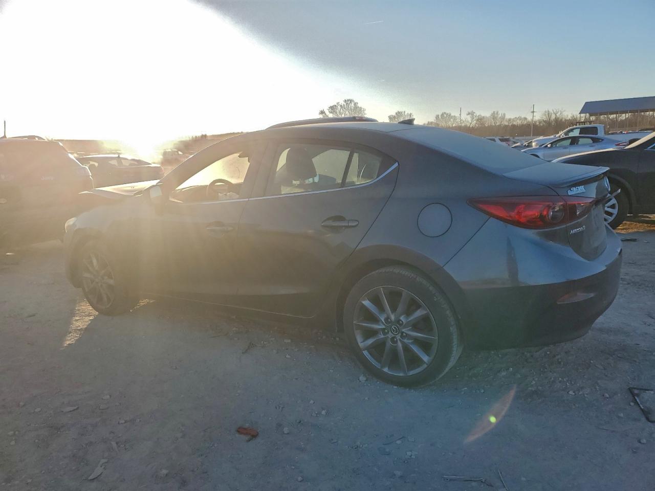 2018 MAZDA 3 TOURING photo 2