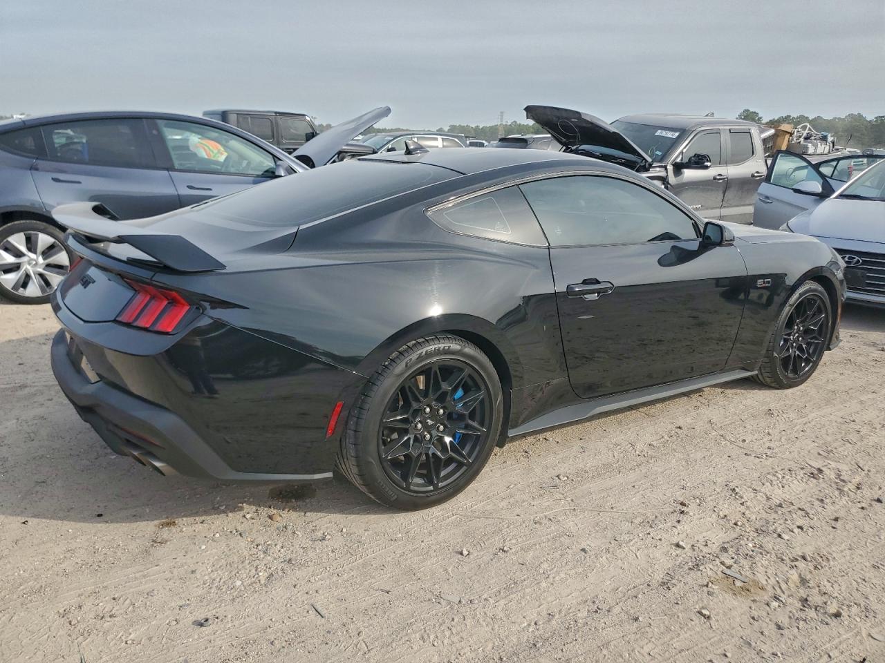 2024 FORD MUSTANG GT photo 3